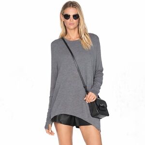 Sen Jedda Top One Size Gray Asymmetrical Hem